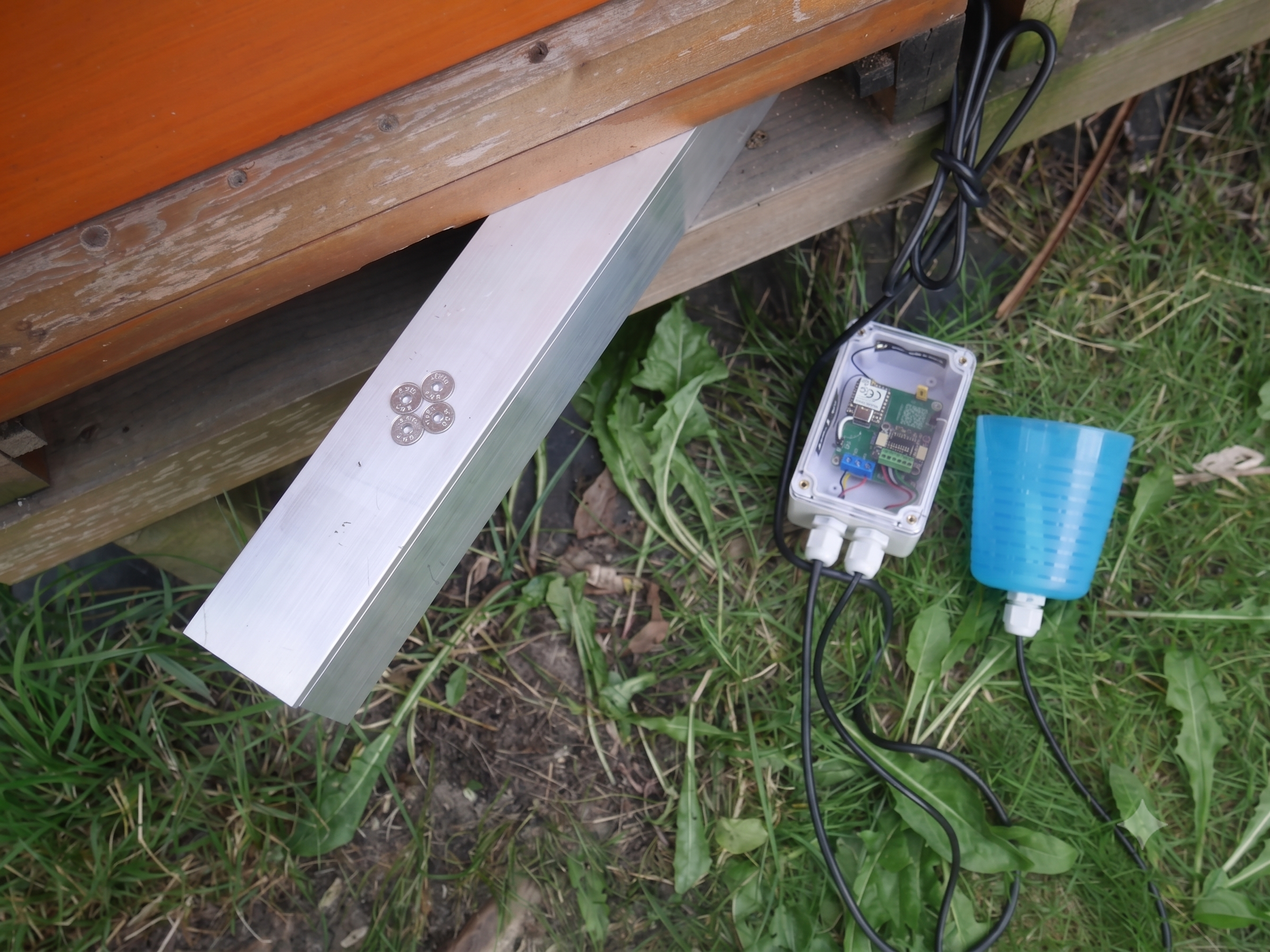 hmd83/tanen: tanenBase — Smart Hive Monitoring
